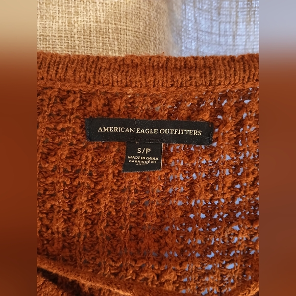 AMERICAN EAGLE OUTFITTERS WOMENS SIZE SMALL LONG-SLEEVE ORANGE SWEATER 🍊 - Picture 2 of 4